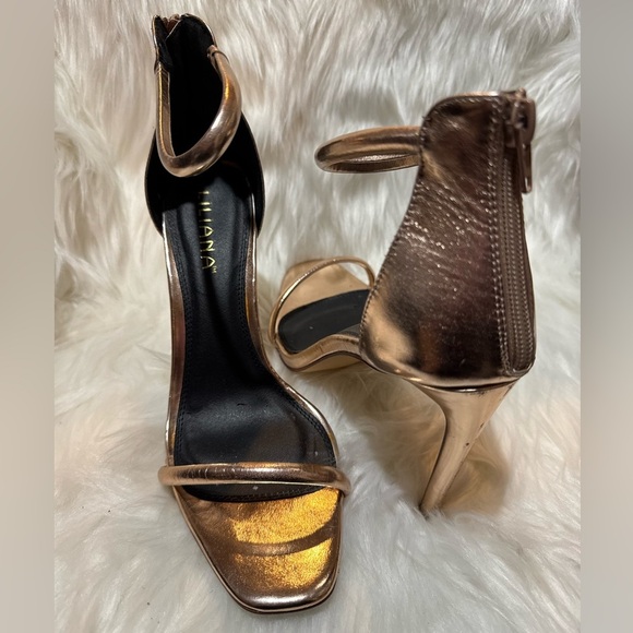 Liliana Gold and Black Heels with Distressed Metallic Finish - Picture 8 of 8